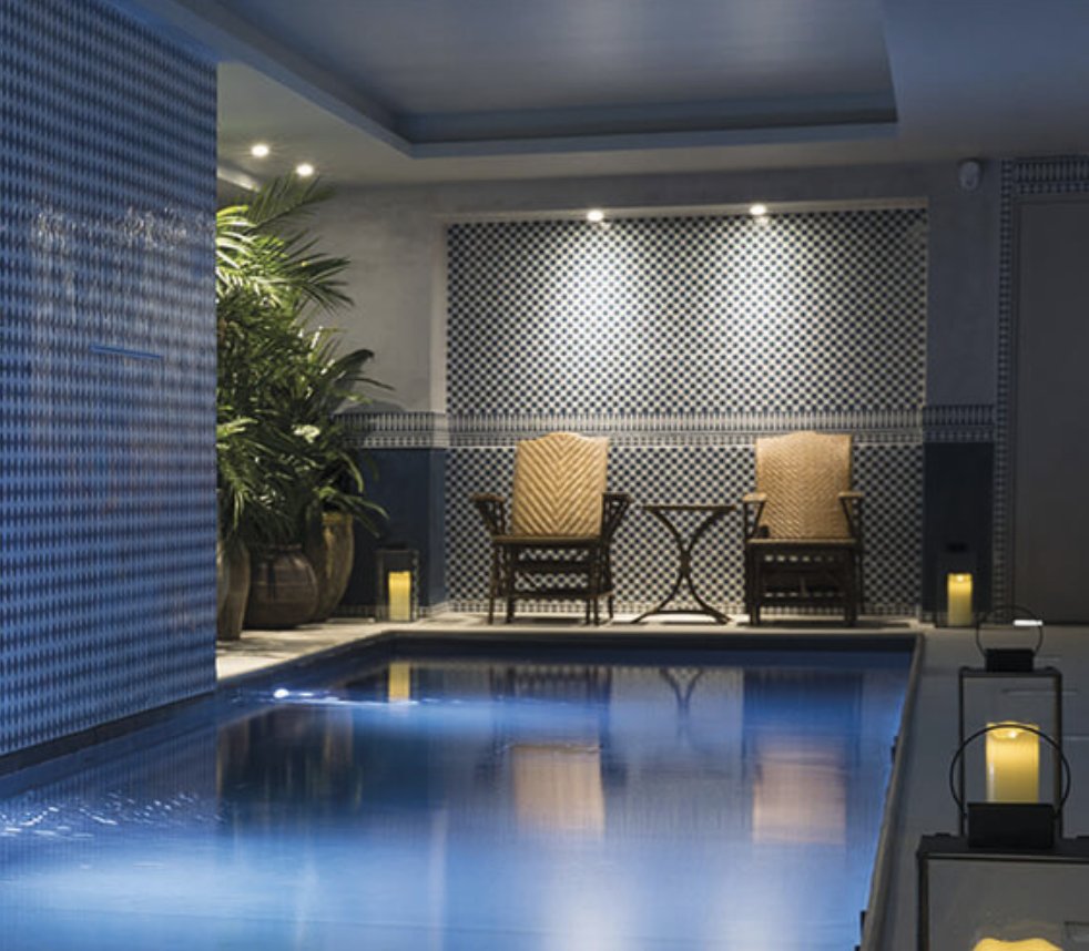 Zellige en piscina interior, Hôtel Monte Cristo, París